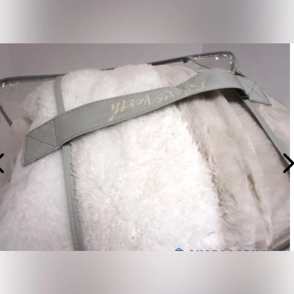 NEW The Rustic North Beige & White Fluffy King Size Comforter & Shams 104 X 90